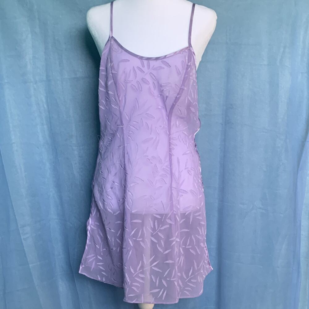 Frederick's of Hollywood Lavender Satin Leaf Chemise Bow Accent Adjustable M